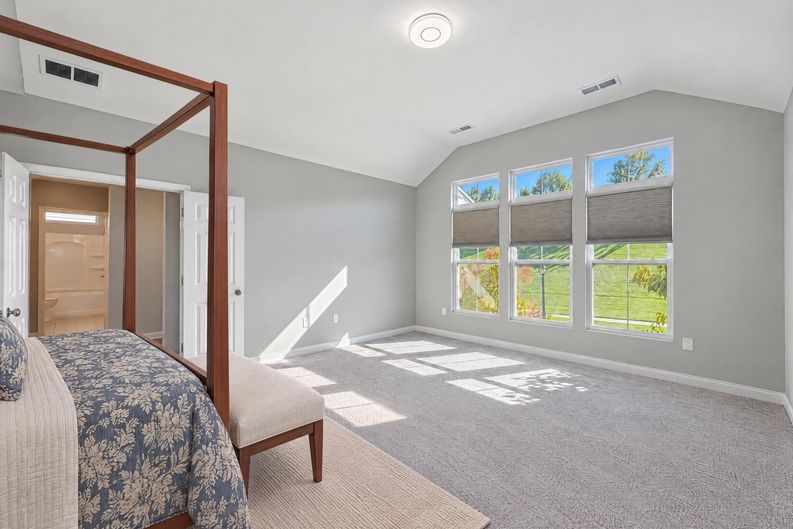 Photo 7 of 23 of 4897 Arena Ct, Liberty Twp, OH