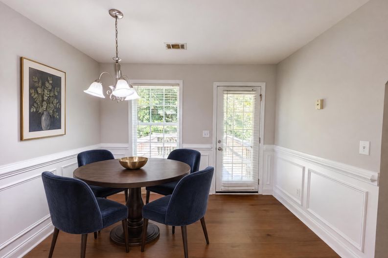 Photo 6 of 32 of 4468 Karron Dr, Powder Springs, GA