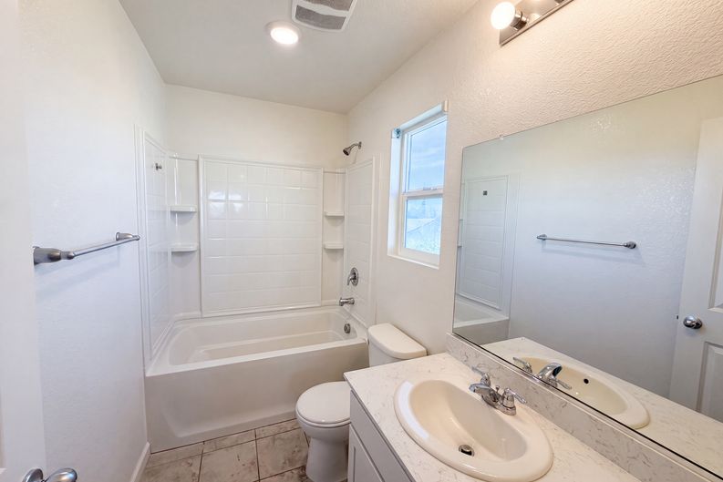 Photo 19 of 27 of 8224 Kossum Way, Elk Grove, CA