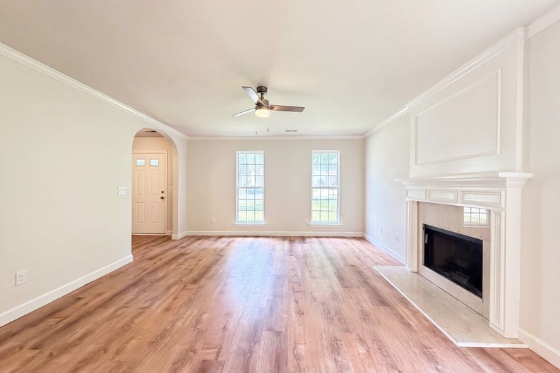Photo 3 of 22 of 14542 Arbor Ridge Dr, Charlotte, NC