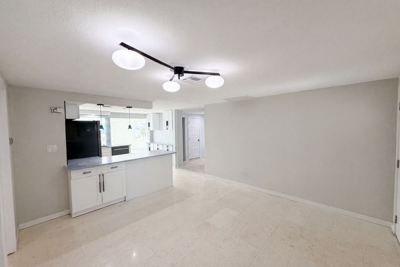Photo 6 of 30 of 13638 Evelane Dr, Hudson, FL