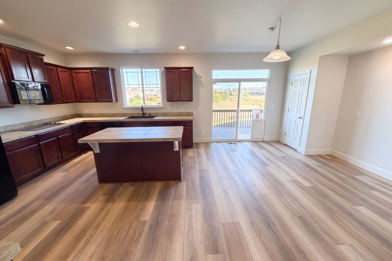 Photo 9 of 54 of 5406 S Fultondale Way, Aurora, CO