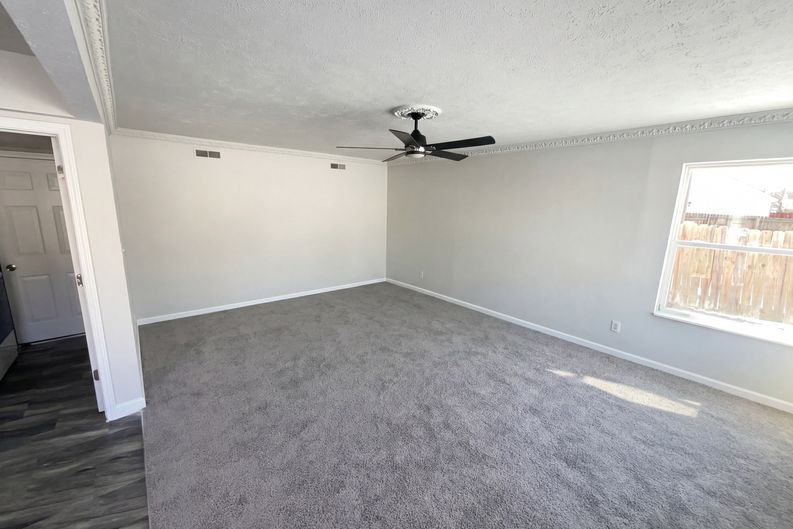 Photo 13 of 31 of 10142 Sandcherry Ln, Indianapolis, IN