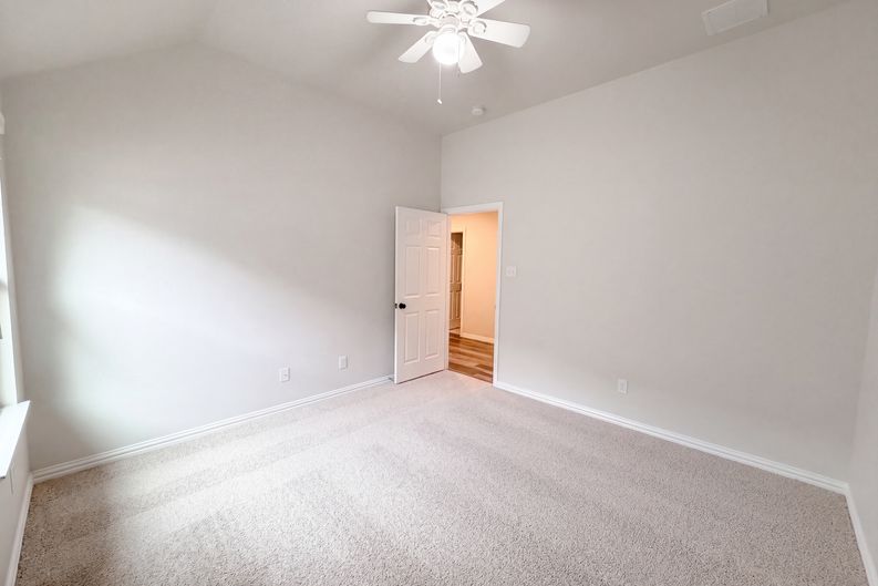 Photo 8 of 39 of 9332 Kaitlyn Ct, Lantana, TX