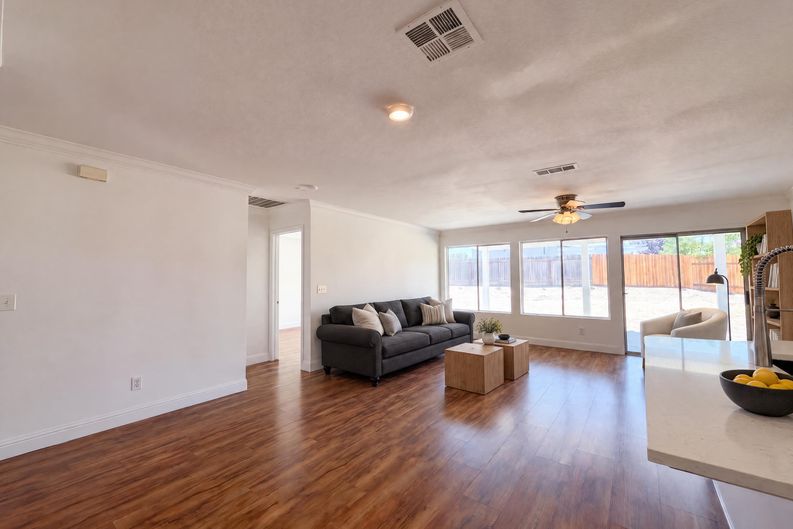Photo 11 of 39 of 8460 Orchard Creek Way, Elk Grove, CA