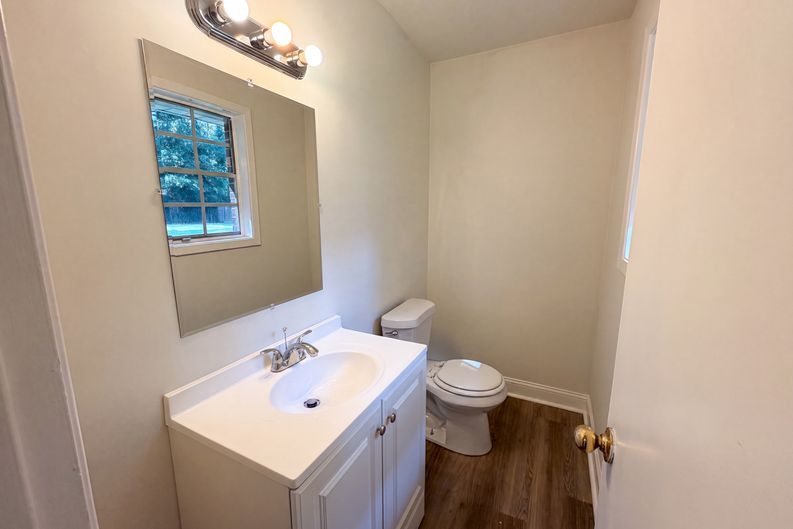 Photo 11 of 19 of 1375 NW South Hicks Cir, Conyers, GA