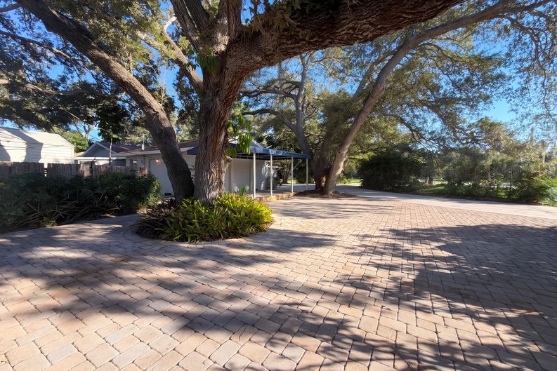 Photo 39 of 43 of 3705 Malec Cir, Sarasota, FL