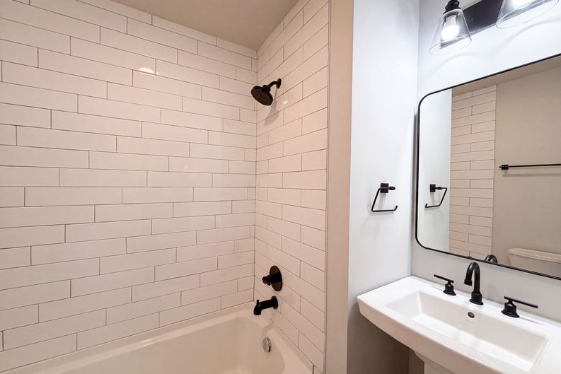 Photo 27 of 36 of 6112 Pinehurst Dr, Nashville, TN