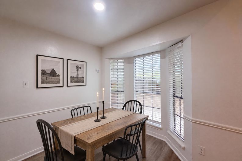 Photo 6 of 19 of 3714 Saint William Ln, Houston, TX