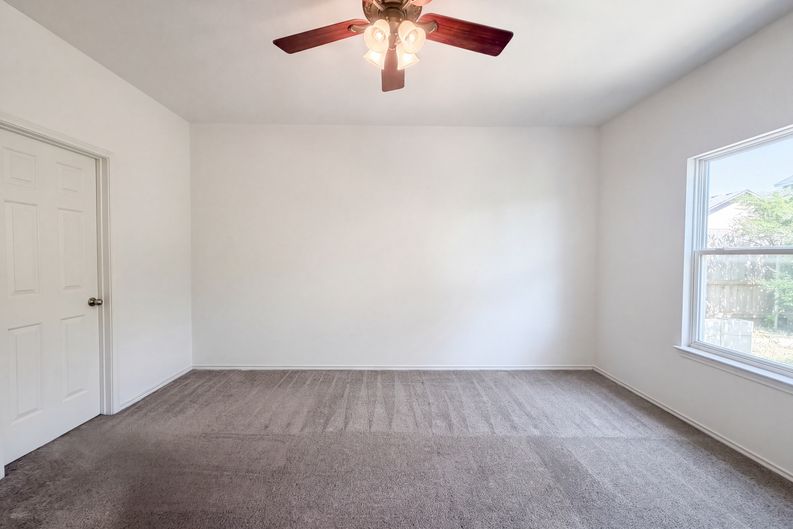 Photo 4 of 19 of 7712 Redbrush, Temple, TX