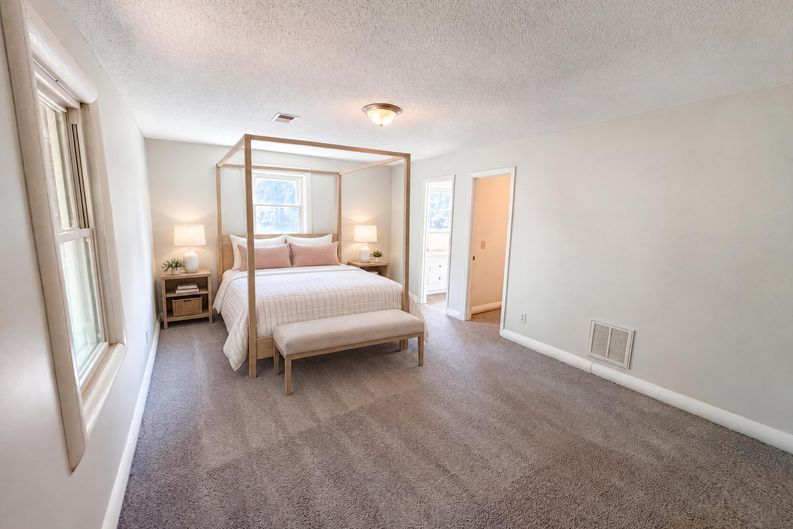 Photo 18 of 23 of 1328 Baffin Bay Rd, Columbia, SC
