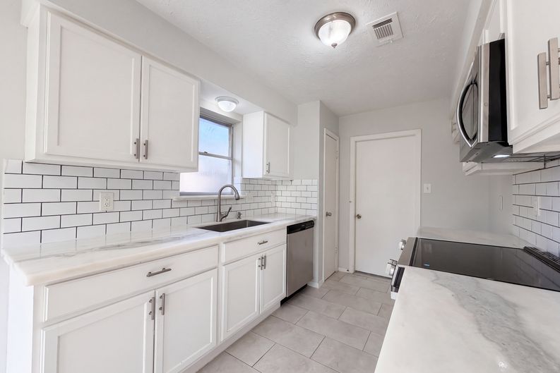 Photo 17 of 31 of 23110 Pennsgrove Rd, Spring, TX
