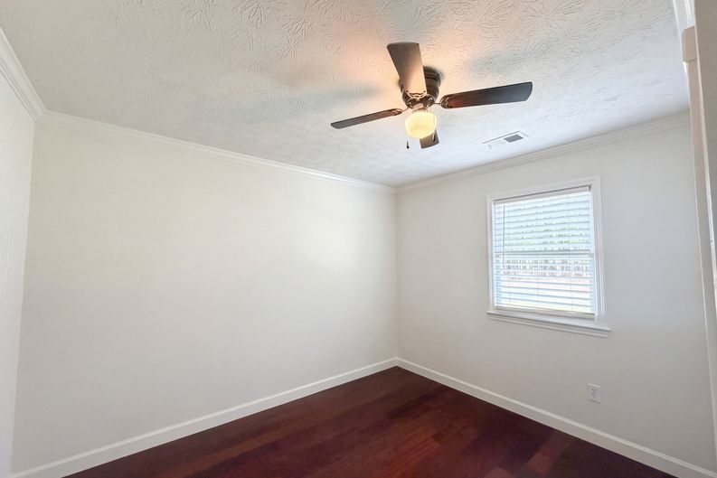 Photo 21 of 31 of 4479 Alpine Ct, Snellville, GA