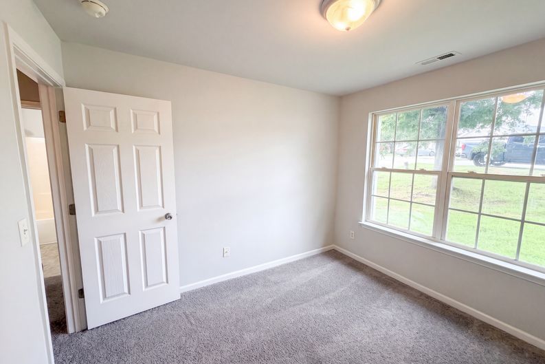 Photo 9 of 22 of 122 Catterick Way, Fountain Inn, SC