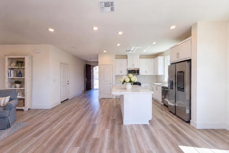 Photo 9 of 21 of 5860 Placer Dr, Tracy, CA