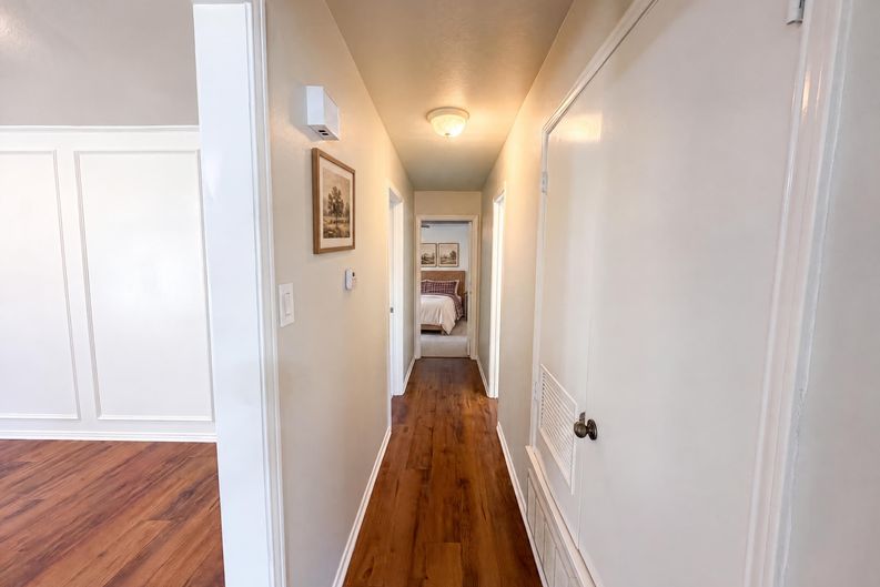 Photo 12 of 27 of 1208 Hillcrest Dr, Euless, TX