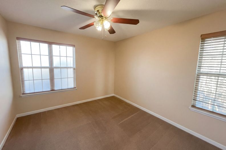 Photo 15 of 24 of 3062 Crest Ridge Cir SW, Marietta, GA