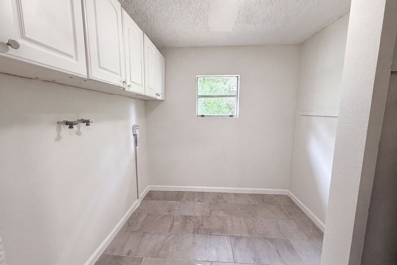 Photo 18 of 21 of 1340 Ottawa Ave, Jacksonville, FL