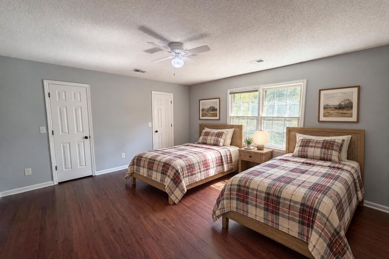 Photo 11 of 31 of 3795 Churchill Dr, Marietta, GA