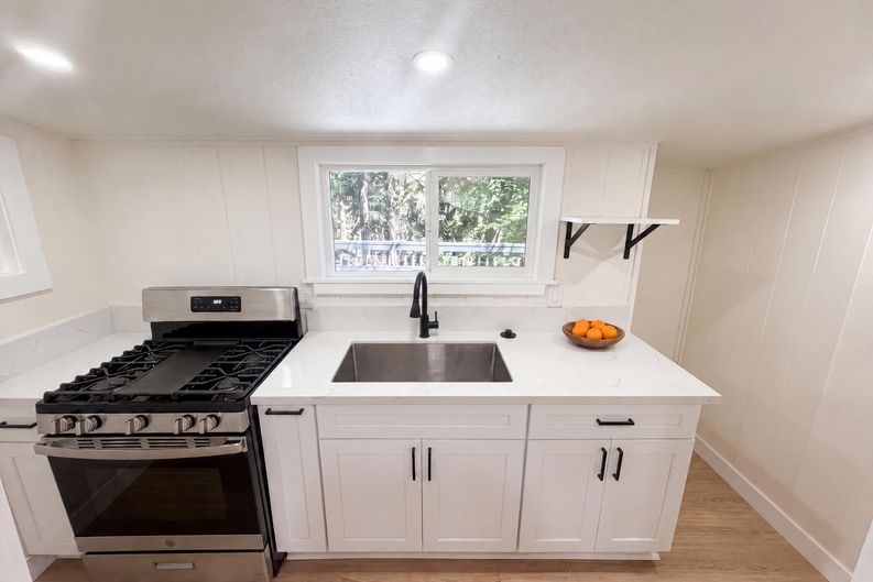 Photo 8 of 24 of 982 Oak Dr, Crestline, CA