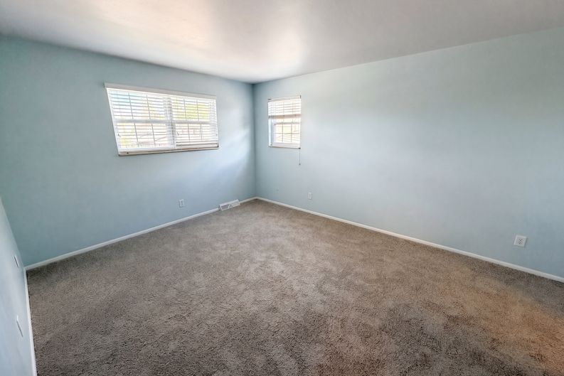 Photo 4 of 40 of 3182 S Xeric Ct, Denver, CO