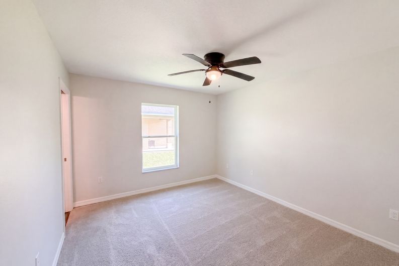 Photo 12 of 20 of 705 5th St, Wildwood, FL