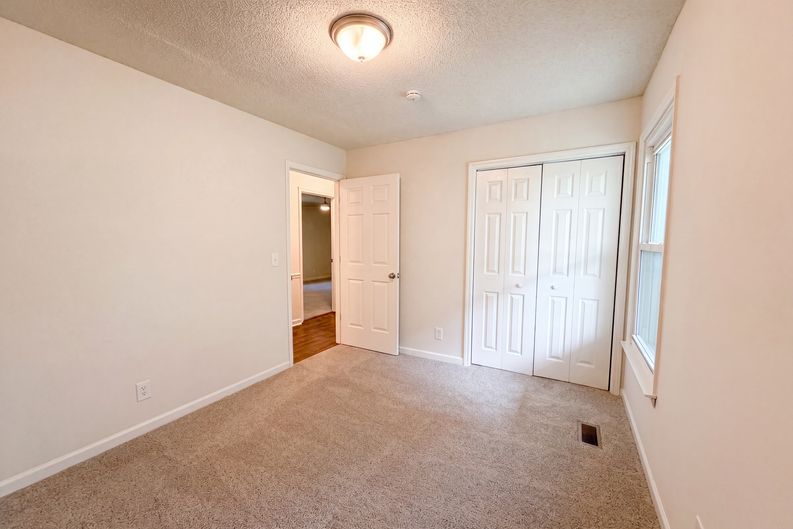 Photo 17 of 22 of 4023 Cavalier Dr, Murfreesboro, TN
