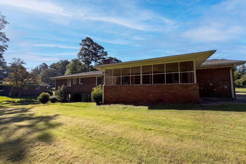 Photo 29 of 34 of 3091 Beechwood Dr, Lithia Springs, GA