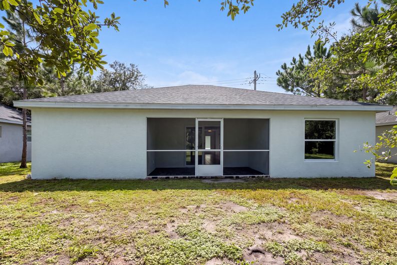 Photo 5 of 22 of 2840 S Shade Ave, Sarasota, FL