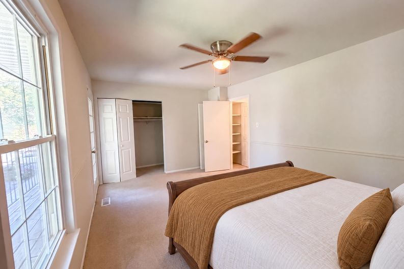 Photo 10 of 27 of 8303 Snowden Oaks Pl, Laurel, MD
