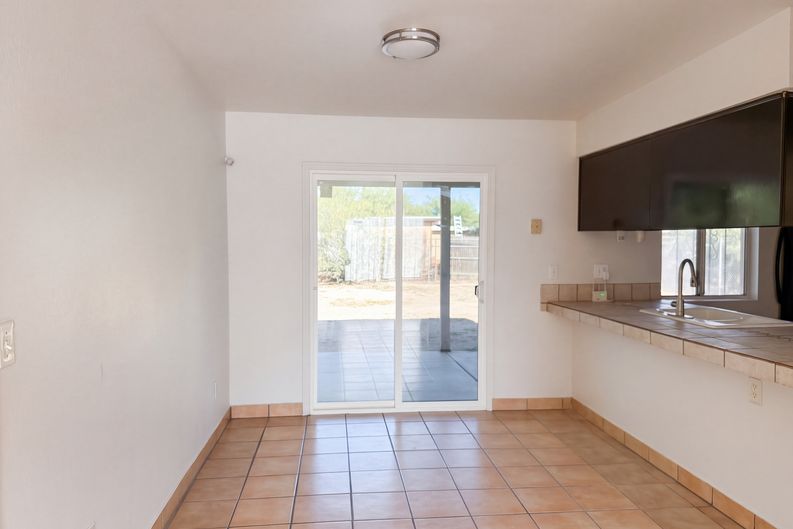 Photo 10 of 26 of 5349 S Greenway Dr, Tucson, AZ