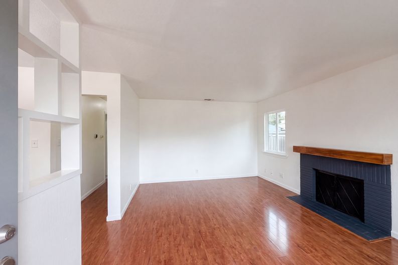 Photo 3 of 22 of 7550 Tamoshanter Way, Sacramento, CA