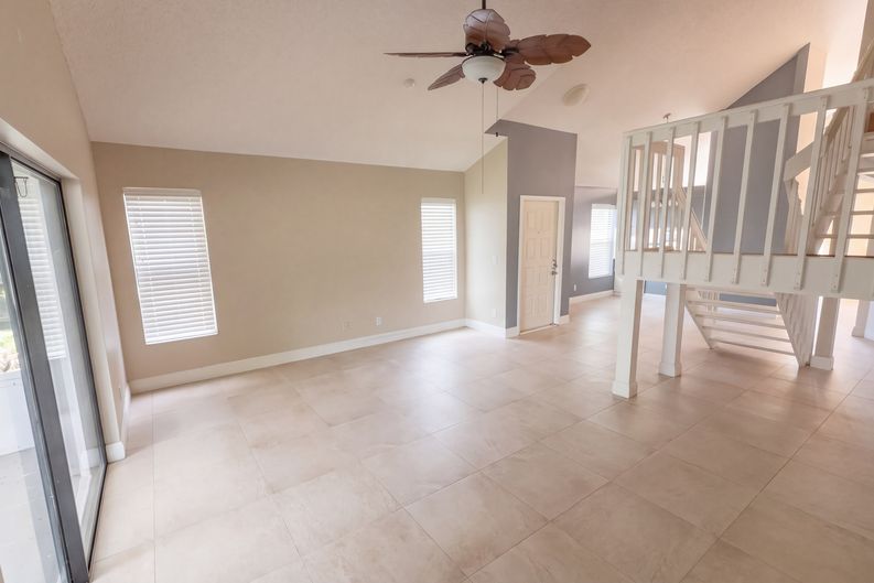 Photo 3 of 17 of 87 Buxton Ln, Boynton Beach, FL