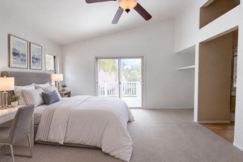 Photo 10 of 30 of 23608 Ashwood Pl, Valencia, CA