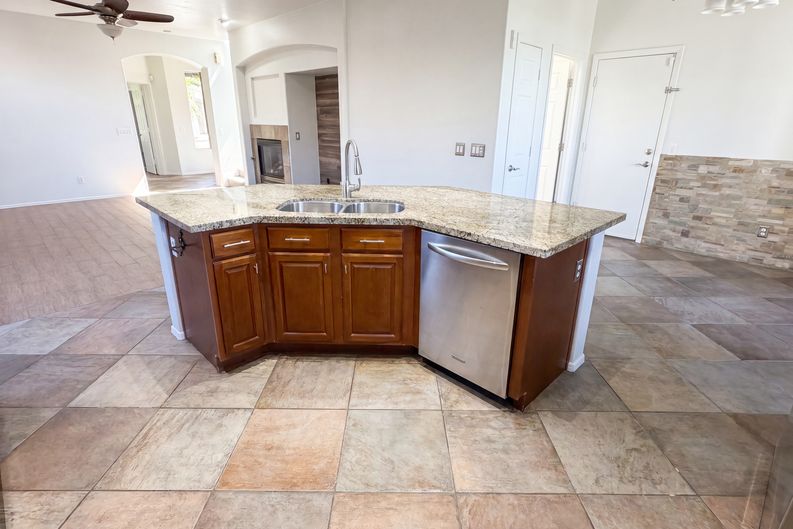 Photo 16 of 40 of 2513 W Florentine Rd, Phoenix, AZ