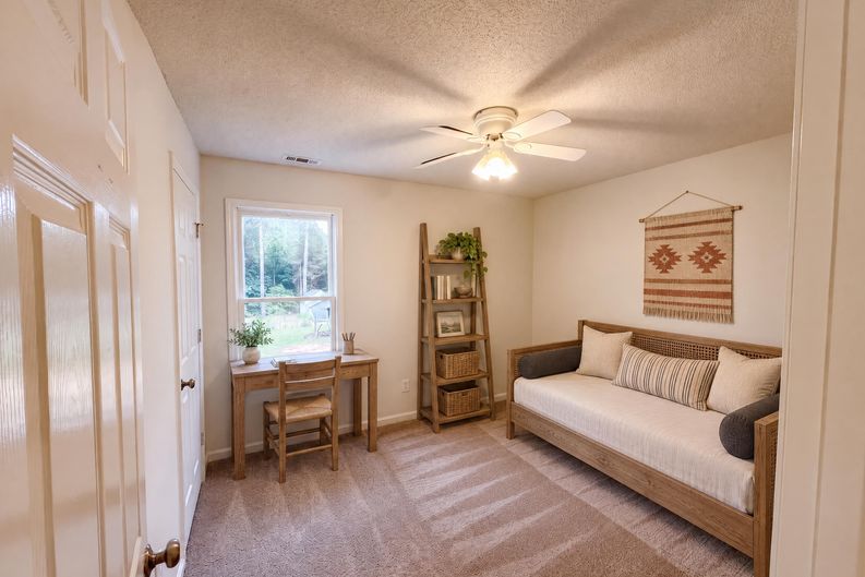 Photo 13 of 23 of 1012 Crown Corners Dr, McDonough, GA