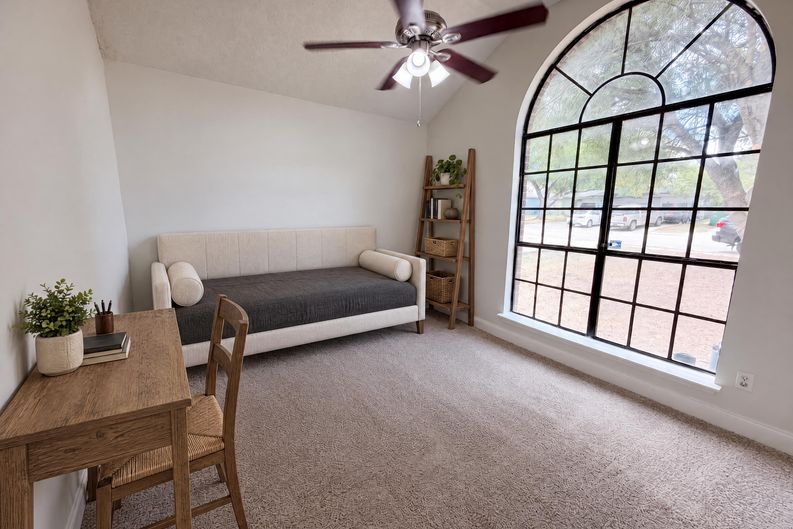 Photo 10 of 14 of 16207 Parkway Dr, Pflugerville, TX