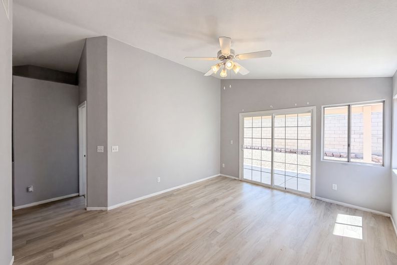 Photo 10 of 33 of 9121 Indian Breeze Dr, Las Vegas, NV