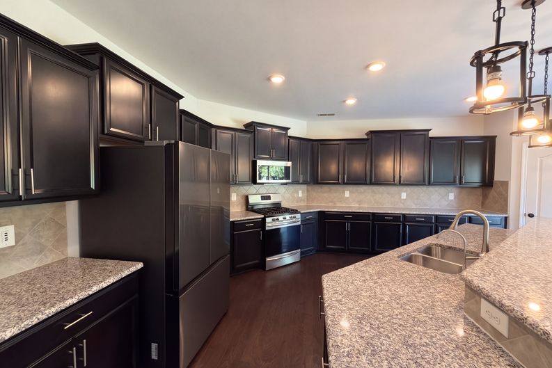 Photo 7 of 24 of 15128 Evergreen House Dr, Charlotte, NC