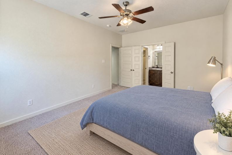 Photo 7 of 17 of 186 S Preston St, Alvarado, TX
