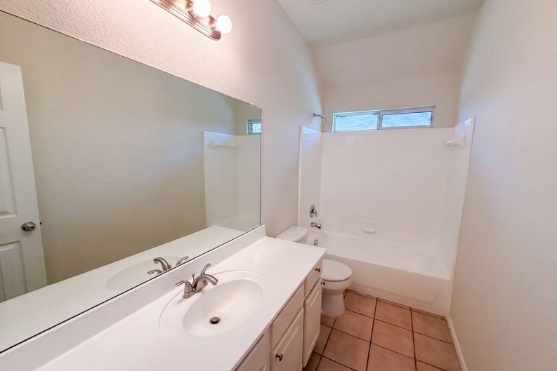 Photo 11 of 16 of 6401 Marquett Dr, Rowlett, TX