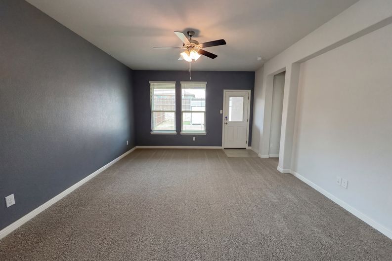 Photo 3 of 16 of 2520 Allview Ln, Red Oak, TX