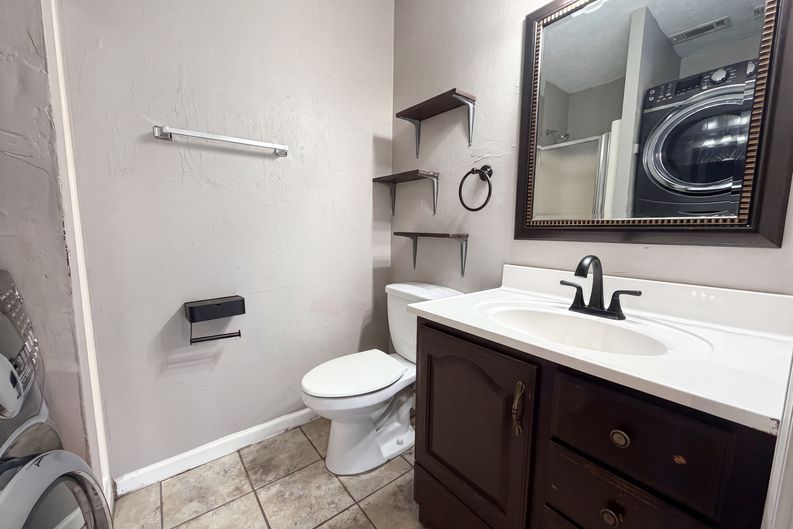Photo 13 of 25 of 2725 Flintlock Pl, Austell, GA