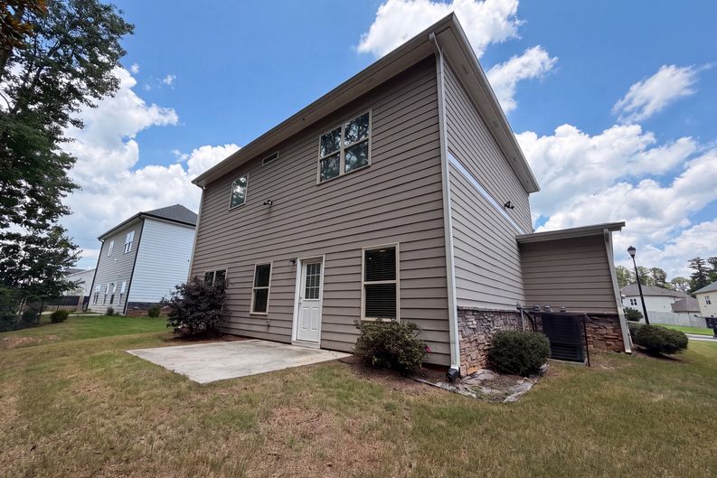Photo 5 of 21 of 5317 Winmire Ln, Stone Mountain, GA