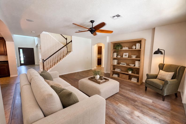 Photo 8 of 46 of 280 Chandler Cir, Oviedo, FL