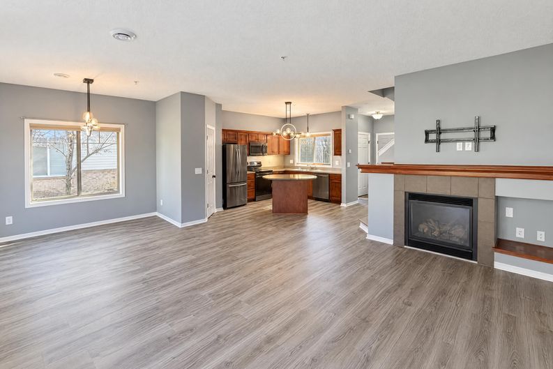 Photo 11 of 40 of 151 Morgan Ln, Lino Lakes, MN