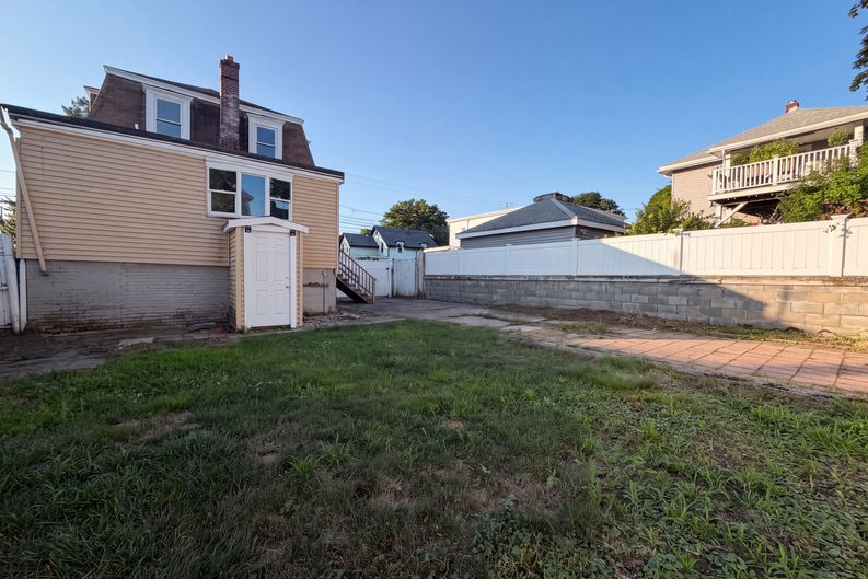 Photo 5 of 33 of 103 Goodridge St, Lynn, MA