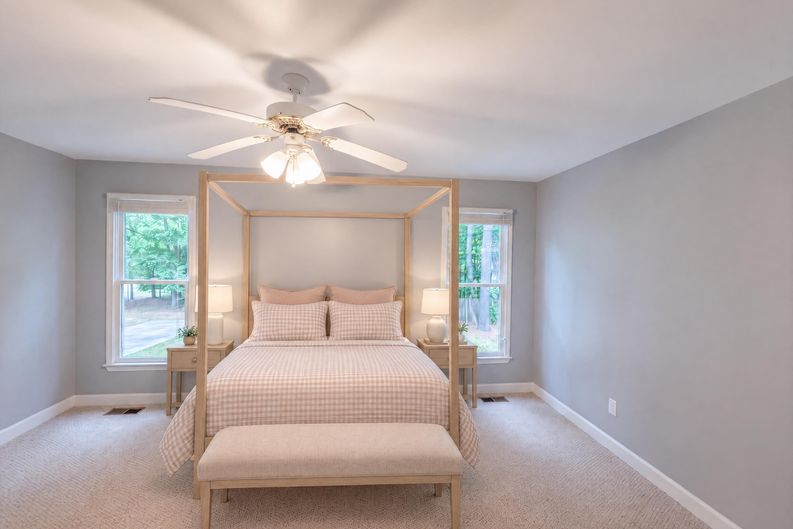 Photo 4 of 18 of 513 Saint Croix Dr, Holly Springs, NC