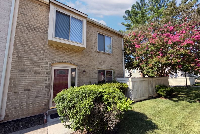 Photo 13 of 20 of 9983 Ridgeline Dr, Montgomery Village, MD