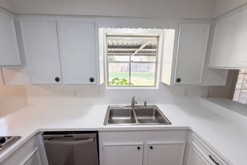 Photo 10 of 27 of 1913 Atlanta St, Deer Park, TX